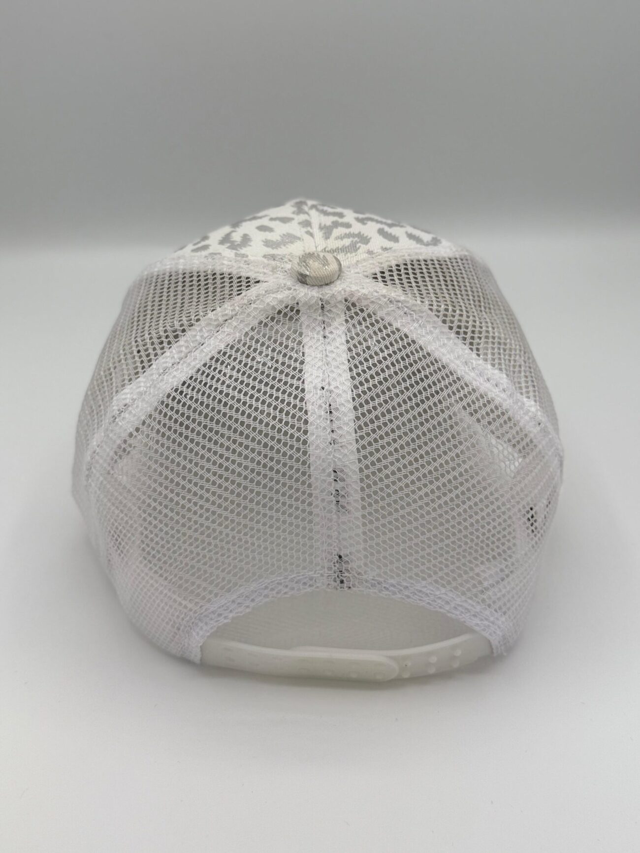 New York Yankees Cap White And Silver - Image 3